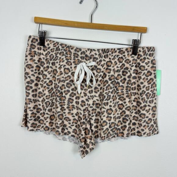 Honeydew Terry Cloth Short Sleeve and Shorts Pajama Set Leopard Size Medium - Picture 3 of 5